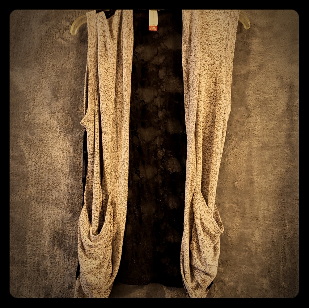 4/$20 women's vest springtime/summer sz xl